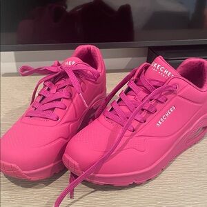 Skechers Women's Hot Pink Sneakers - New Without Tags